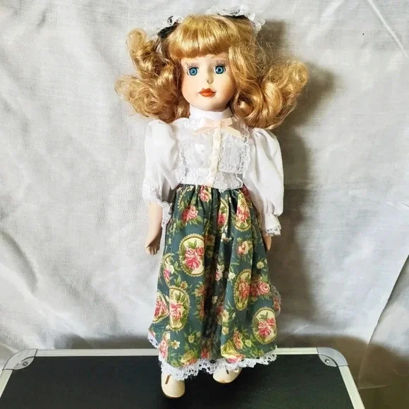 VINTAGE | Victorian Porcelain Doll sz 16" NIB - Picture 2 of 6